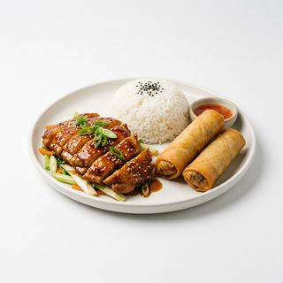 Pollo teriyaki con arroz y 2 rollitos primaveras grandes