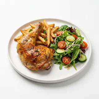 Pollo Con Ensalada Y Patatas