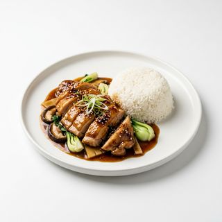 Pollo con salsa de ostras y arroz