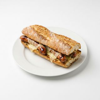 Bocadillo De Salchichas Frankfurt Y Queso