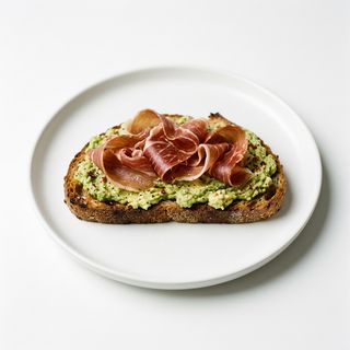 Tostada De Jamón Serrano Y Aguacate