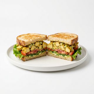 Sándwich De Pollo Curry