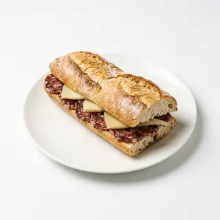 Bocadillo Frío De Salchichón Y Queso