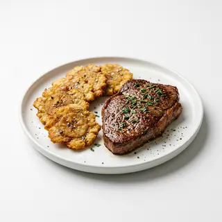 Bistec De Hígado De Ternera Con Patacones