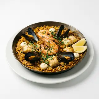 Fideuá Con Pescado Y Marisco