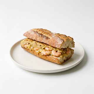Bocadillo De Tortilla De Gambas