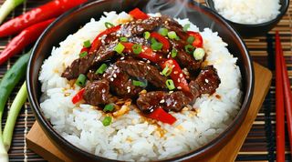 Arroz Con Carne De Res A La Pimienta Negra黑胡椒牛肉盖饭