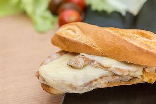 Bocadillo De Lomo Al Whisky + Jamón Serrano + Queso