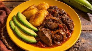 Higaditos De Pollo Encebollados Con Puré De Patatas