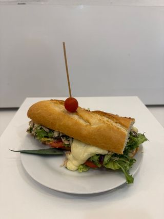Bocadillo De Pollo