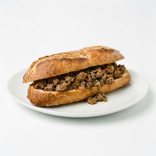 Bocadillo De Carne Picada De Ternera