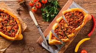 Pide De Carne