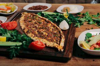 Pide De Carne Y Verduras