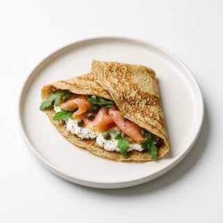 Crep De Ricotta Con Salmón Ahumado Y Alcaparras
