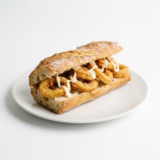 Bocadillo De Calamares Y Mayonesa