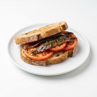 Sándwich De Anchoas Y Tomate