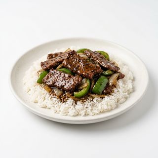 73.Manzo al pepe con riso bianco 黑椒牛肉盖饭