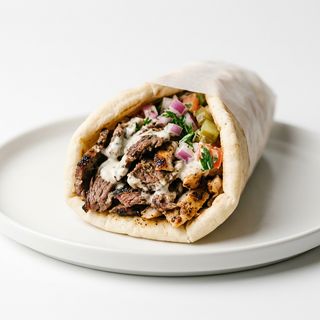 Shawarma Pan Pita Solo Carne Con Salsa