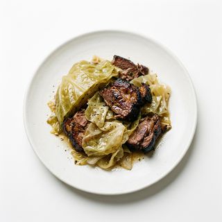 Col Pochada Con Carne Ahumada