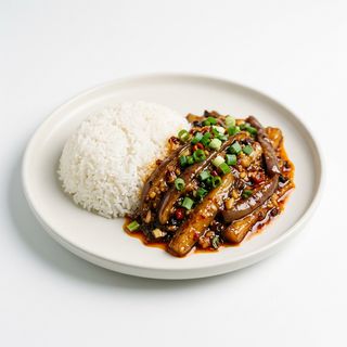 65.Melanzane saltate piccante con riso bianco 鱼香茄子盖饭
