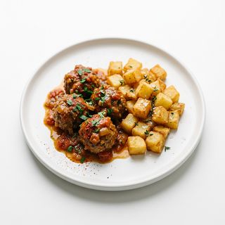 Albóndigas Con Patatas