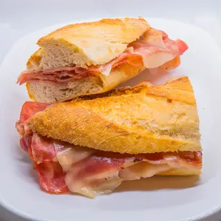 Bocadillo de Bacon con queso