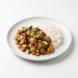 70.Pollo piccante alla gongbao con riso bianco 宫保鸡丁盖饭