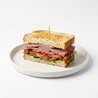 Sándwich De Jamón Y Tomate