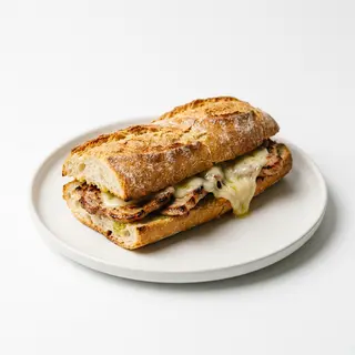 Bocadillo Caliente De Lomo Con Queso