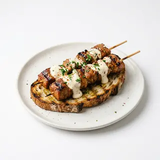 Torrada De Brocheta De Pincho Con Alioli