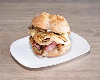 Pão com Bifana da Casa