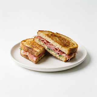 Toast prosciutto