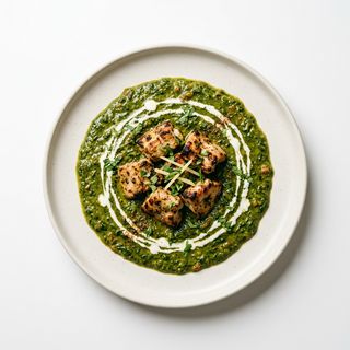 Pollo tikka con espinacas