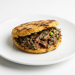 Arepa Con Carne De Ternera