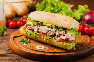 Bocadillo De Atún + Verduras