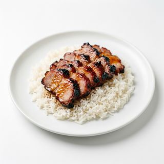 64.Carne di maiale alla "chashao" con riso bianco 叉烧肉盖饭