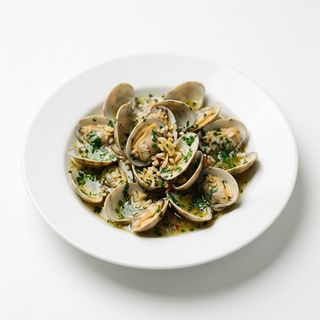 Almejas Al Ajillo