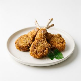 Cotoletta di agnello fritta dorata