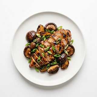 Pollo Con Hongos Chinos A La Plancha