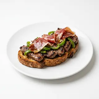 Torrada De Bistec De Ternera Con Jamón Y Pimiento Verde