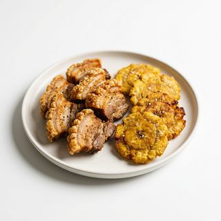 Chicharrón Con Patatas Fritas o Cocidas