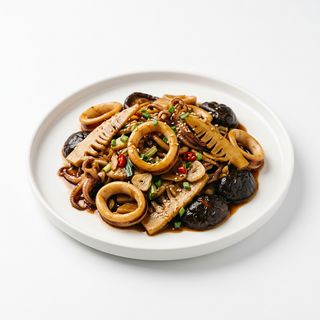 Calamares Con Bambú Y Setas Chinas