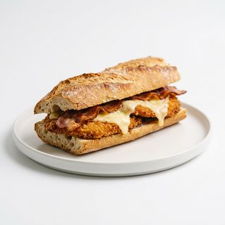 B5 Bocadillo De Pechuga Empanada