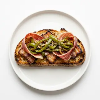 Torrada De Panceta Con Jamón Y Pimiento Verde