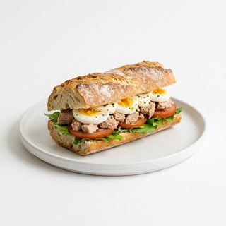 Bocadillo Vegetal De Atún + Huevo