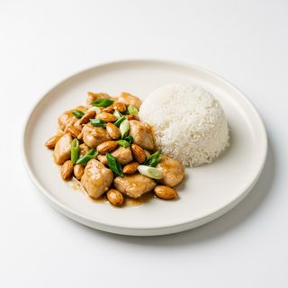 71.Pollo alle mandorle con riso bianco 杏仁鸡丁盖饭