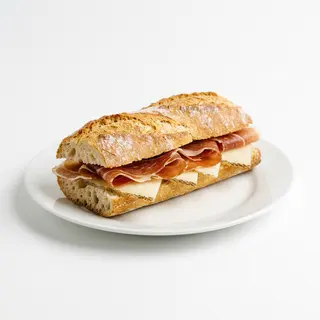 Bocadillo Frío De Jamón Serrano Y Queso