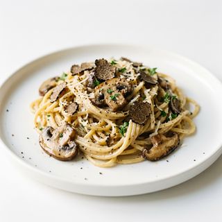 Espaguetis Con Crema De Trufa Y Setas