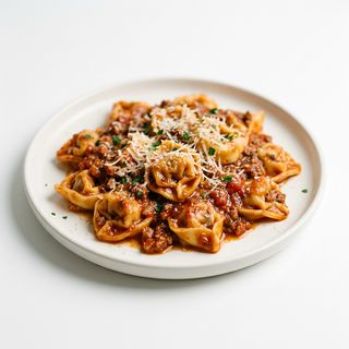 Tortellini De Carne A La Boloñesa