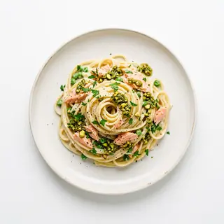 Linguine Al Salmón Con Pistacho